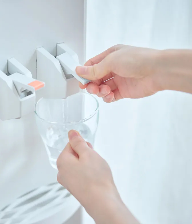 浄水型ウォーターサーバー feel free